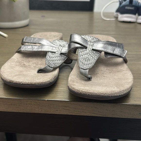 NEW VIONIC karley in silver - Picture 10 of 11